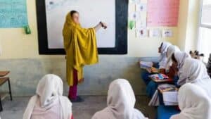 پرانے اساتذہ کیلئے بڑی خبر! صوبائی حکومت نے ارلی ریٹائرمنٹ پالیسی تیار کرلی