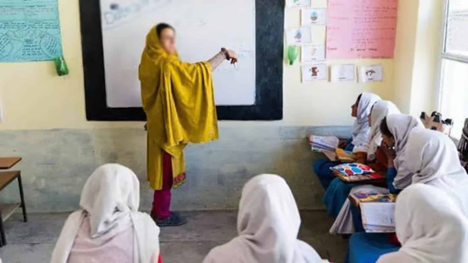 اساتذہ کیلئے  صوبائی حکومت نے ارلی ریٹائرمنٹ پالیسی تیار کرلی