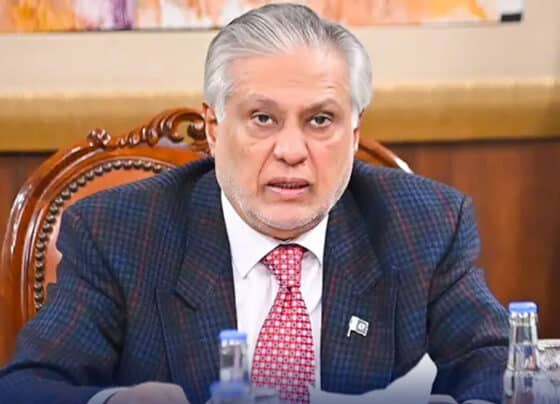 اسحاق ڈار