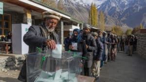 آزاد کشمیر میں آج کس کا پلڑا بھاری؟ تیسرے مرحلے کی پولنگ شروع