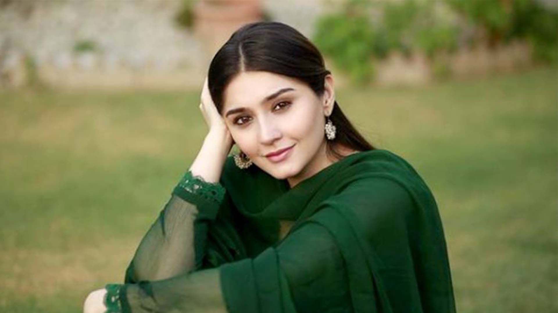 درفشاں سلیم نے سمر لک سے مداحوں کو کردیا متاثر، تصاویر نے توجہ سمیٹ لی