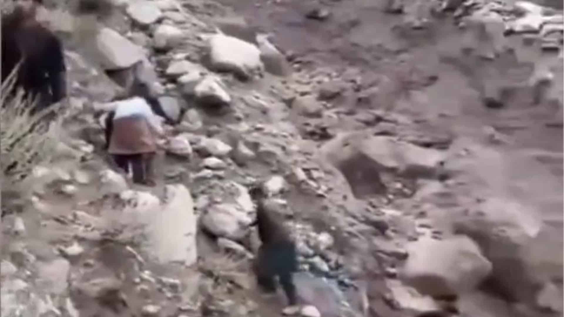 نانگا پربت ،فیری میڈو جانے والی سیاحوں کی گاڑی کو حادثہ 7سیاح جاں بحق