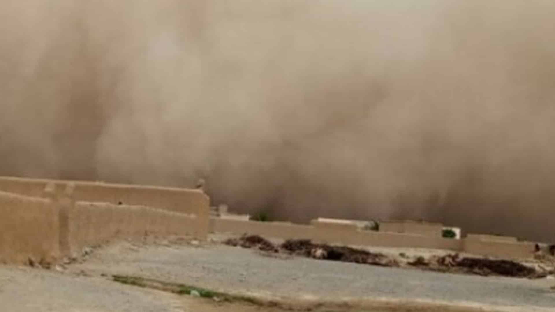 سندھ اور جنوبی پنجاب میں آندھی ، مٹی کا طوفان ، بچی سمیت 3 افراد جاں بحق ، درجنوں زخمی