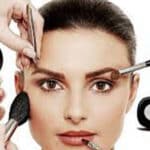 خواتین کی سنی گئی، بجٹ میں میک اپ سامان  پر حیرت انگیز کمی