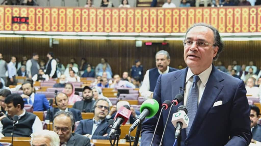 وفاقی بجٹ 2026-27 ، حجم 18 ہزار 771 ارب روپے مقرر،ملازمین کی تنخواہوں ، پنشن میں اضافہ،قومی دفاع کے لیے 3 ہزار ارب روپے مختص