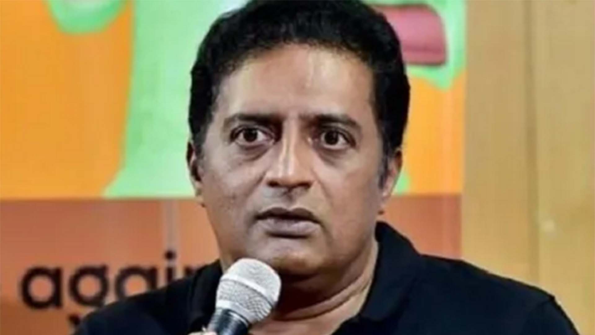 پرکاش راج کے خلاف ناقابلِ ضمانت وارنٹ جاری، وجہ کیا بنی؟