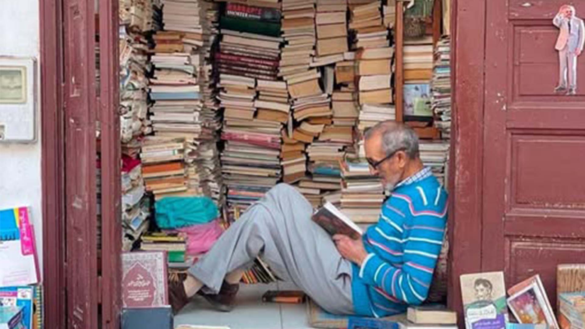 4 ہزار زندگیاں جی چکا ہوں،  بزرگ کتاب فروش کا منفرد دعویٰ