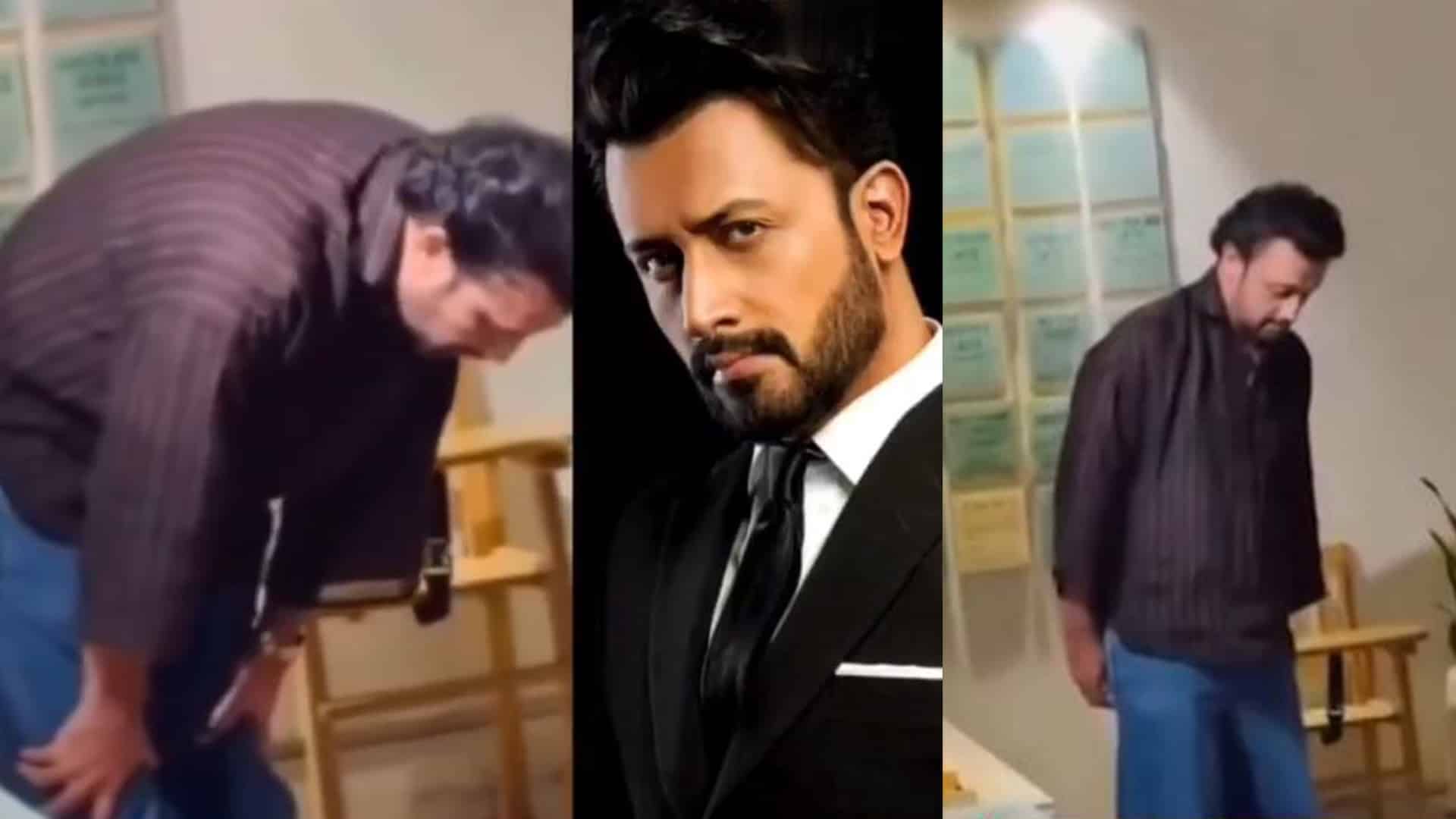 معروف گلوکار عاطف اسلم کی کیفے میں نماز پڑھنے کی ویڈیو وائرل