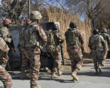 بلوچستان میں سیکیورٹی فورسز کی کارروائیاں ، 2 خاتون خودکش حملہ آور گرفتار،10 دہشتگرد ہلاک : آئی ایس پی آر