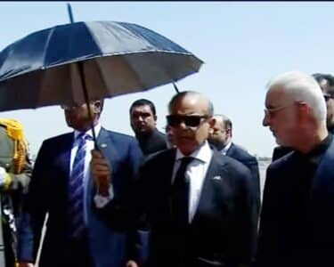شہید ایرانی رہبر اعلیٰ آیت اللہ خامنہ ای کی آخری رسومات ، وزیراعظم شہبازشریف تہران پہنچ گئے