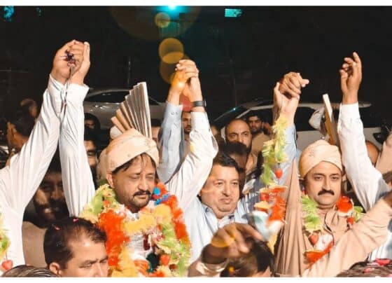 آزادکشمیر انتخابات ، میرپورمیں کونسلر راجہ جمیل ، راجہ راشد الطاف سینکڑوں حامیوں سمیت استحکام پاکستان پارٹی میں شامل