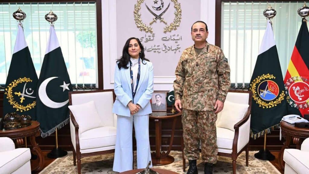 فیلڈ مارشل سید عاصم منیر سے کینیڈین وزیر خارجہ کی ملاقات، علاقائی سلامتی اور پاکستان کینیڈا تعلقات پر تبادلہ خیال، آئی ایس پی آر