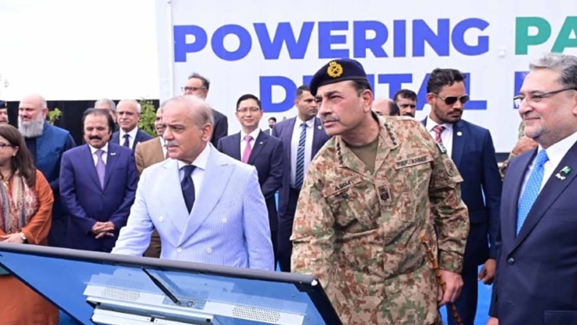 وزیراعظم شہباز شریف اور فیلڈ مارشل عاصم منیر  نے “اسکائی 47 قراقرم-01” کا افتتاح کر دیا