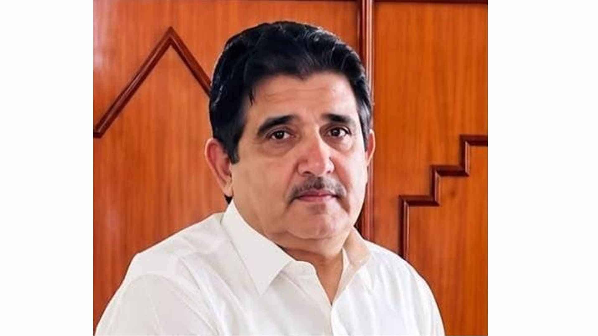 مستونگ میں قومی شاہراہ پرشرپسندوں کی فائرنگ کے نتیجے میں سیشن جج عبدالحکیم کاکڑ اور ان کا  گن مین شہید، 2 افراد زخمی، ڈپٹی کمشنر