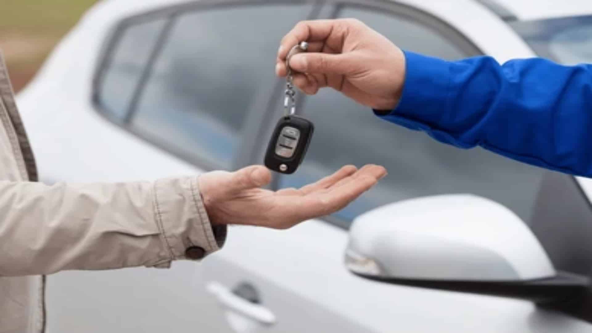 گاڑی خریدنے کا ارادہ ہے تو جلد بازی سے بچیں، بجٹ کے مطابق درست انتخاب کریں