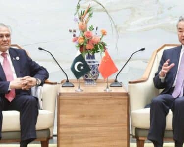 امریکا-ایران کشیدگی: چین اور پاکستان کا فوری جنگ بندی اور مذاکرات کی بحالی پر زور