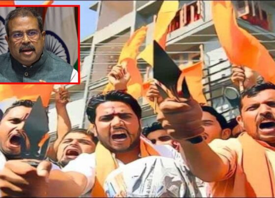 بھارتی وزیرِ تعلیم کی برطرفی ہندوتوا آر ایس ایس کے تعلیمی ایجنڈے کیلئے بڑا دھچکا قرار