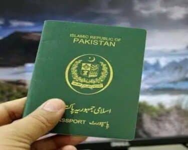 پاکستانی پاسپورٹ ہولڈرز کے لیے خوشخبری، کن 30 ممالک میں ویزا فری داخلہ ہوا ممکن؟