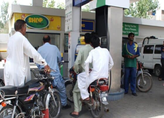 ملک بھر کے پیٹرول پمپس پر ڈیجیٹل مانیٹرنگ ، اوگرا کا بڑا فیصلہ آگیا
