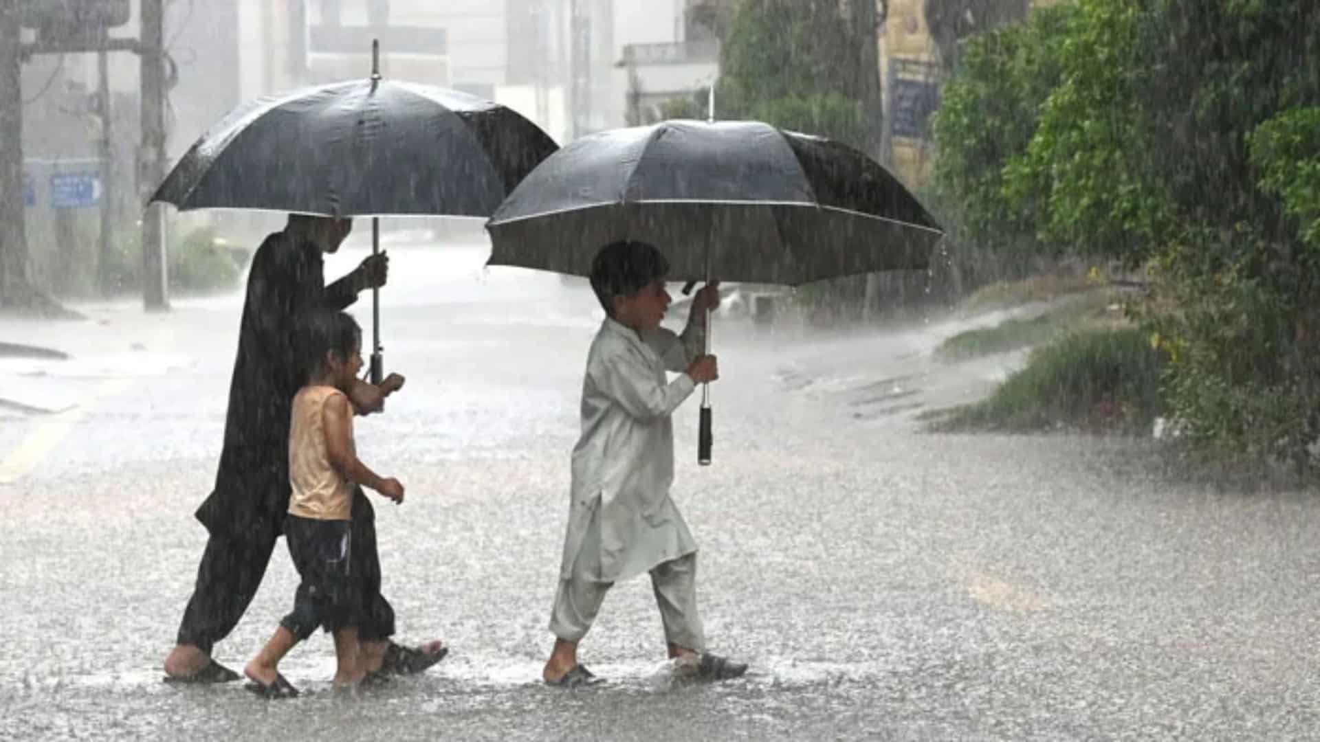 لاہور سمیت کئی شہروں میں بادل پھر برسنے کو تیار ، پی ڈی ایم اے کا الرٹ جاری