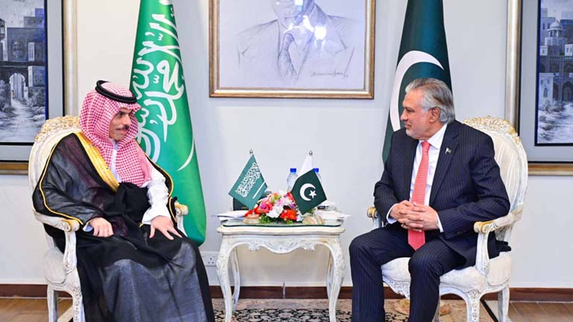 اسحاق ڈار کا سعودی وزیر خارجہ سے رابطہ۔ بحیرہ احمر اور باب المندب کی صورتحال تبادلہ خیال