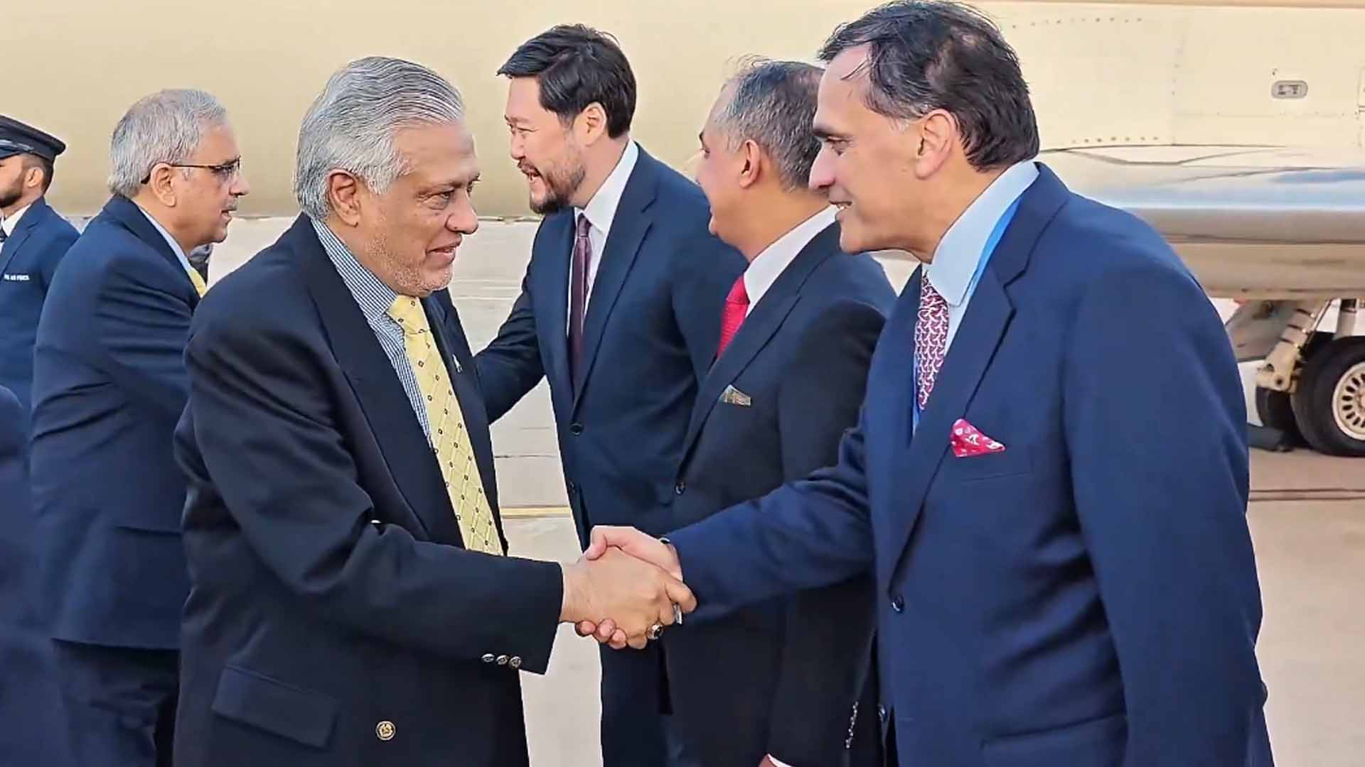 اسحاق ڈار ایس سی او وزرائے خارجہ کونسل کے اجلاس میں شرکت کے لیے کرغزستان پہنچ گئے
