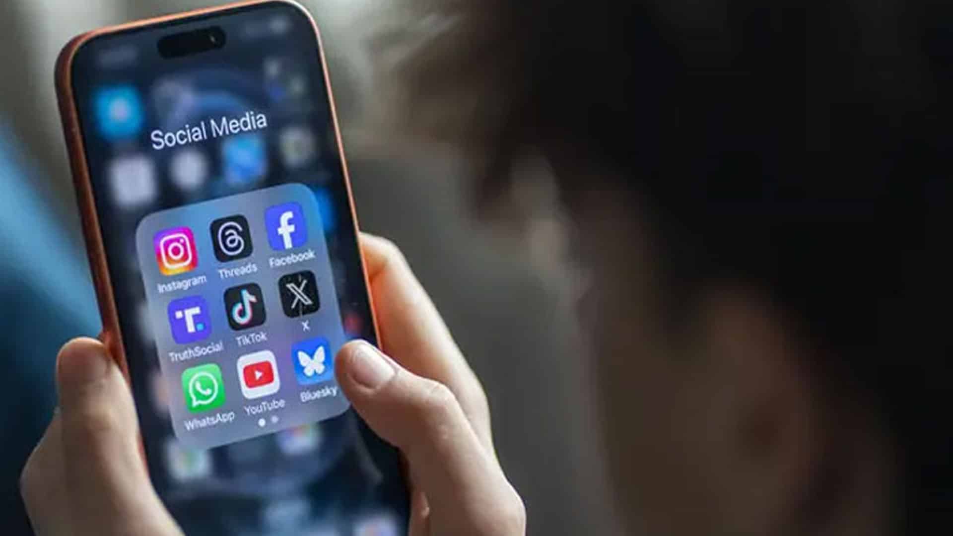 بچوں کے سوشل میڈیا اکاؤنٹس بند ہوں گے؟ اہم تجویز سامنے آگئی