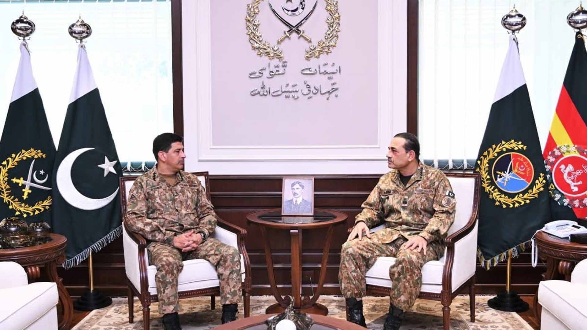 جنرل سید عامر رضا نے کمانڈر نیشنل اسٹریٹجک کمانڈ کا عہدہ سنبھال لیا، جی ایچ کیو میں گارڈ آف آنر پیش