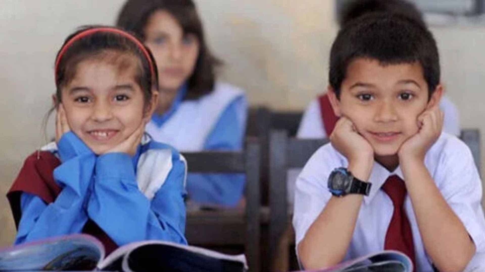 وزیرِ تعلیم پنجاب خود کلاس روم میں پہنچیں گے، بچوں کو انگلش اور کیمسٹری پڑھانے کا اعلان