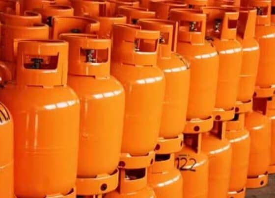 گیس لوڈشیڈنگ سے عوام پریشان، ایل پی جی کی قیمت 450 روپے فی کلو تک پہنچ گئی