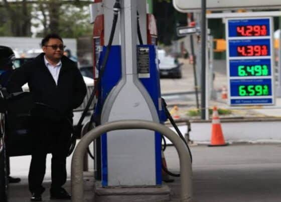 امریکا میں پیٹرول کی قیمتیں بے قابو ، ٹرمپ حکومت کا بڑا فیصلہ