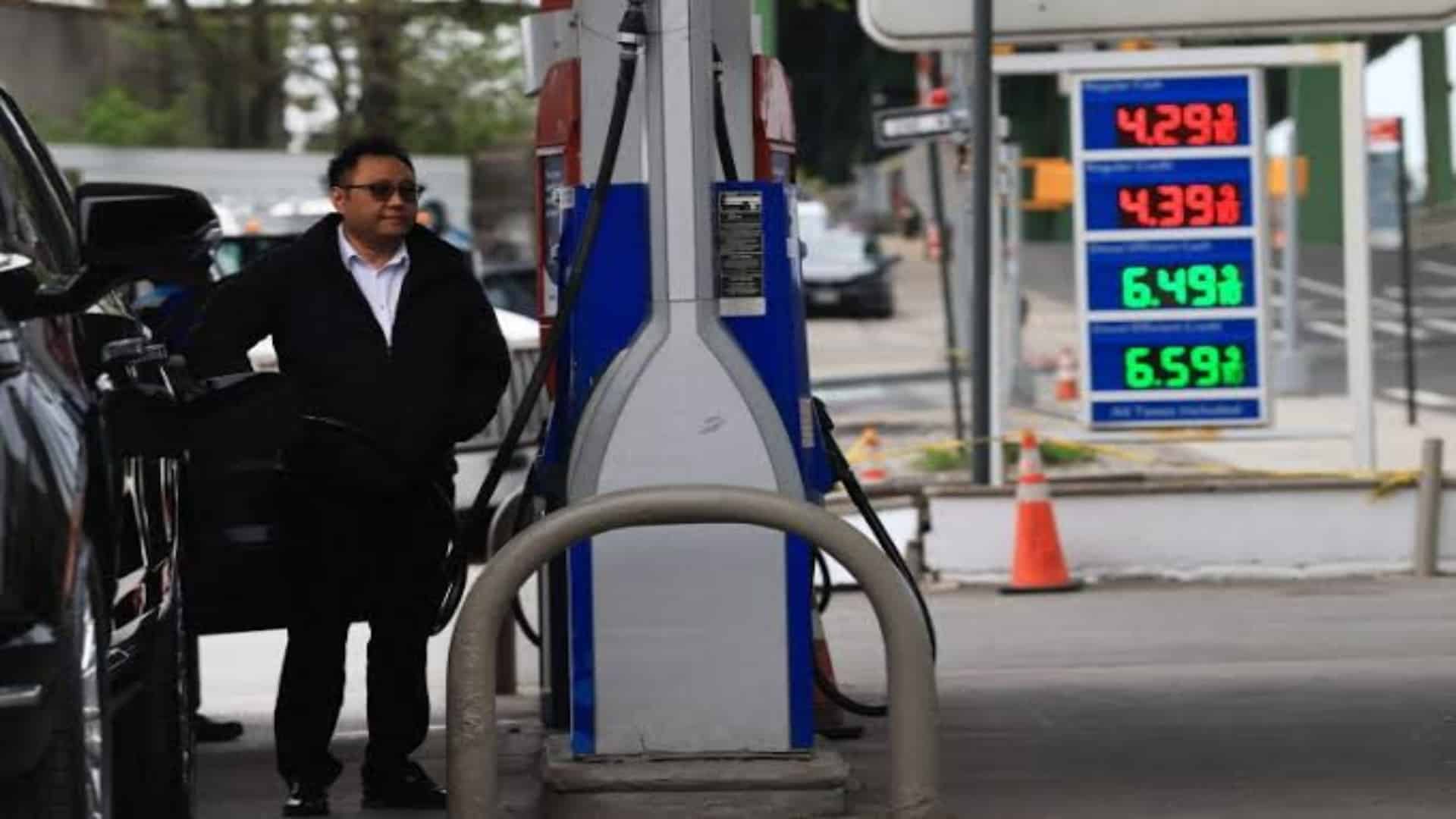 امریکا میں پیٹرول کی قیمتیں بے قابو ، ٹرمپ حکومت کا بڑا فیصلہ