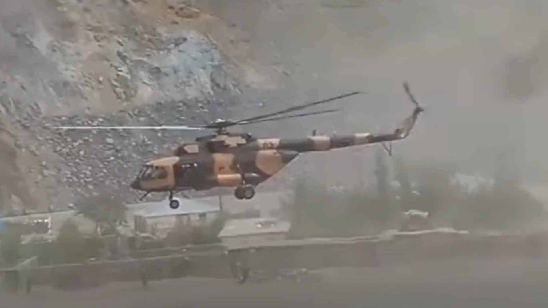 افغانستان: بدخشان میں طالبان اور افغان یونائیٹڈ فرنٹ کے درمیان جھڑپیں، ہلاک اور زخمی ہونے والے طالبان کی ہیلی کاپٹر سے منتقلی کی ویڈیو سامنے آگئی