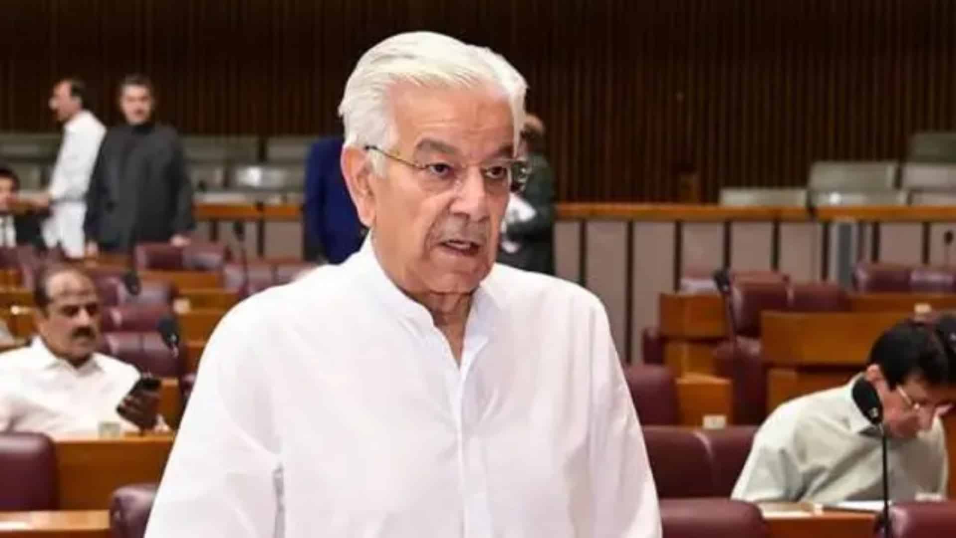 حَلفاً کہتا ہوں کہ عمران خان کو صحت کا کوئی مسئلہ نہیں ، خواجہ آصف