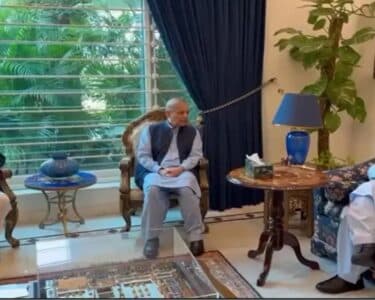 نواز شریف کا وزیراعظم آزاد کشمیر کو بڑا ٹاسک، پہلے 100 دن کا اصلاحاتی منصوبہ سونپ دیا