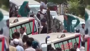 بونیر میں پی ٹی آئی کی احتجاجی سیاست کا ایک اور گھناؤنا چہرہ، ایمبولینس کو راستہ نہ ملنے پر ماں کی آہ و بقا، ویڈیو وائرل