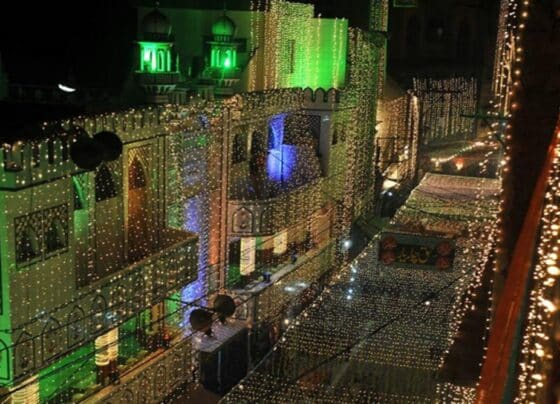 ملک بھر میں جشنِ عید میلادالنبی ﷺ کی تیاریاں عروج پر ، گلیاں، بازار اور مساجد جگمگا اٹھیں