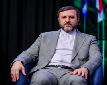 امریکا کی جانب سے وعدے پورے ہونے تک آبنائے ہرمز نہیں کھلے گی ، ایران