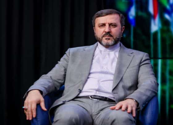 امریکا کی جانب سے وعدے پورے ہونے تک آبنائے ہرمز نہیں کھلے گی ، ایران