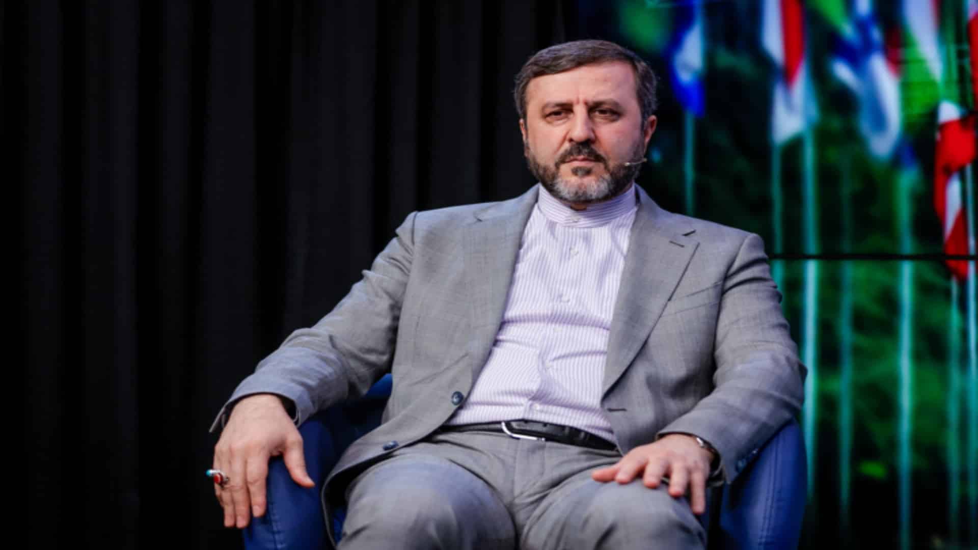 امریکا کی جانب سے  وعدے پورے ہونے تک آبنائے ہرمز نہیں کھلے گی ،  ایران