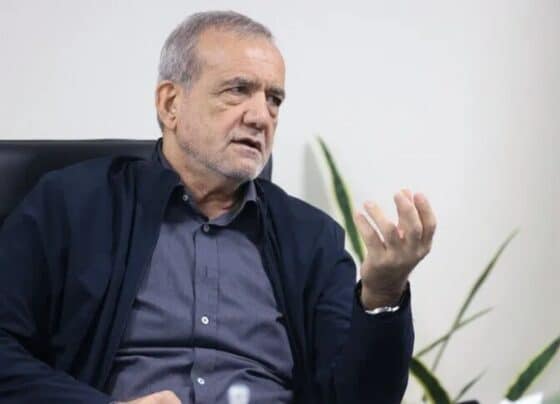 ایران کسی دباؤ کے سامنے نہیں جھکے گا، مسلمان ایک دوسرے کے بھائی ہیں، مل کر رہنا چاہیے ، صدرپزشکیان