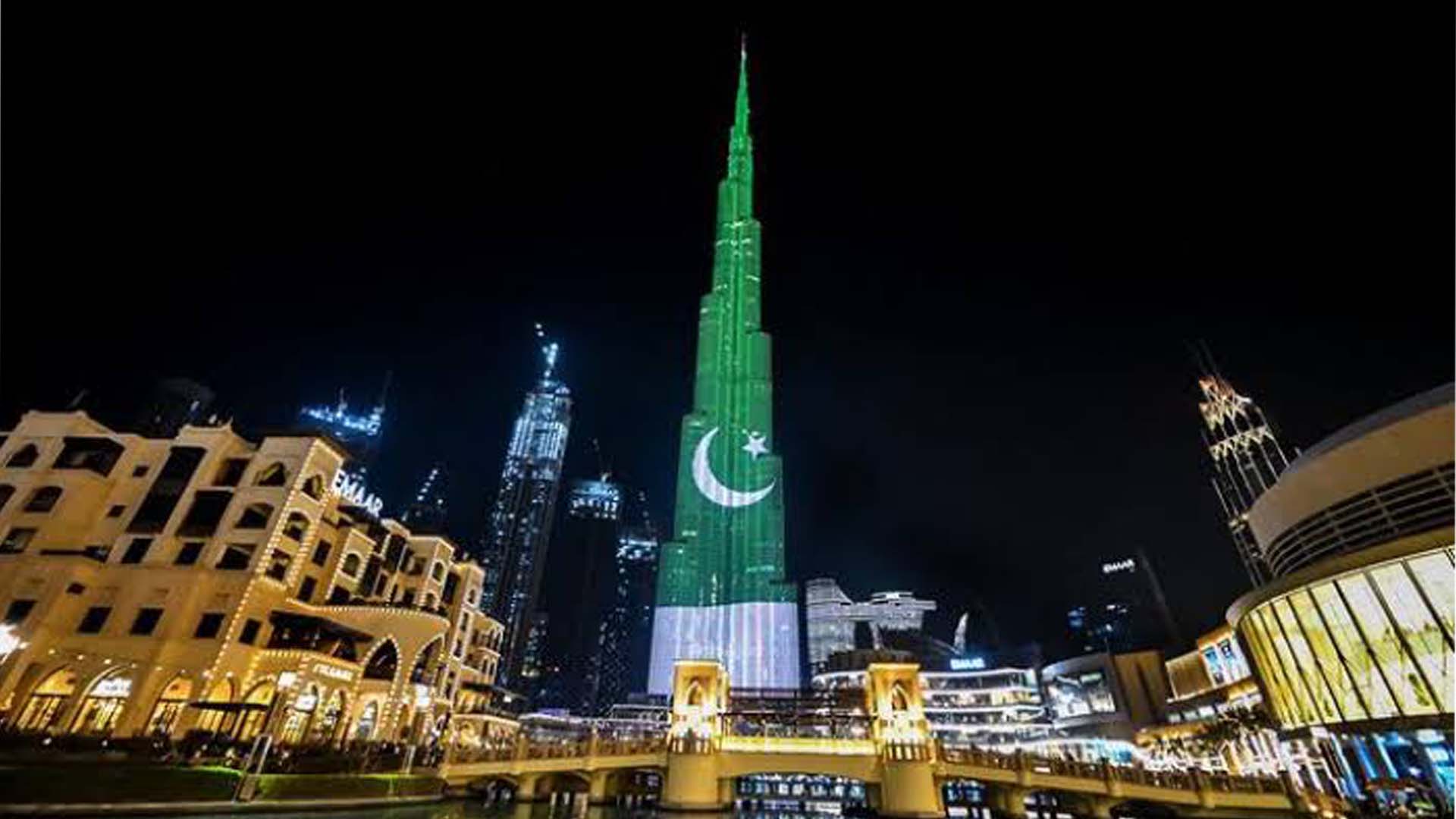 دنیا کی بلند ترین عمارت پر پاکستان کا رنگ، برج خلیفہ روشن ہوگیا