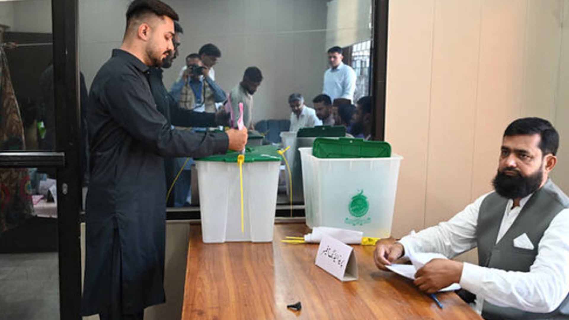 آزاد کشمیر انتخابات، دوسرا مرحلہ ،غیر حتمی نتائج، ن لیگ کو برتری، پیپلز پارٹی نے بھی اہم نشستیں جیت لیں