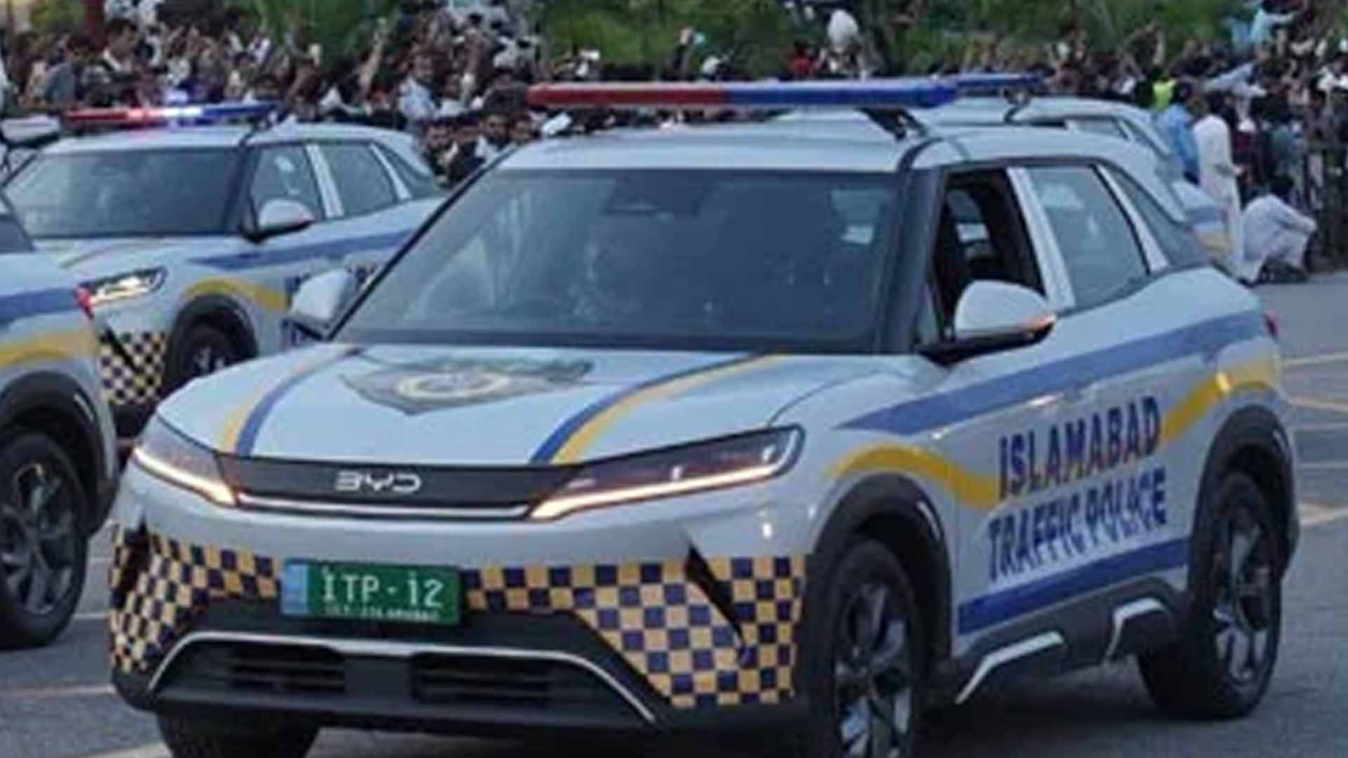 اسلام آباد میں ٹریفک قوانین کی خلاف ورزی پر کریک ڈاؤن
