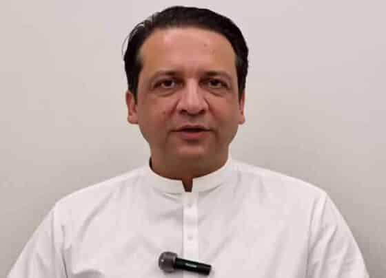 افتخار گیلانی