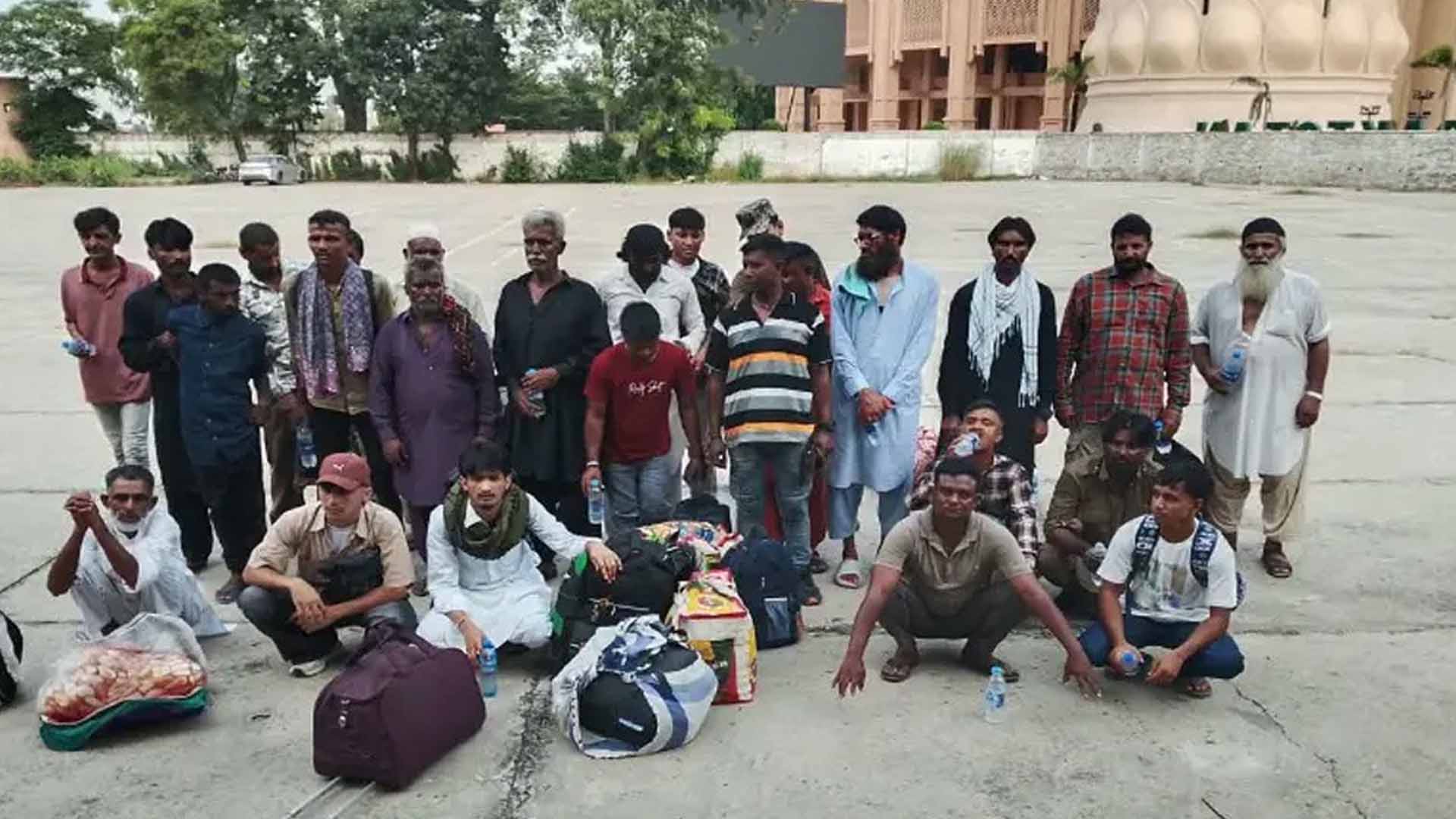 بھارتی جیلوں سے رہا 25 پاکستانی وطن واپس پہنچ گئے