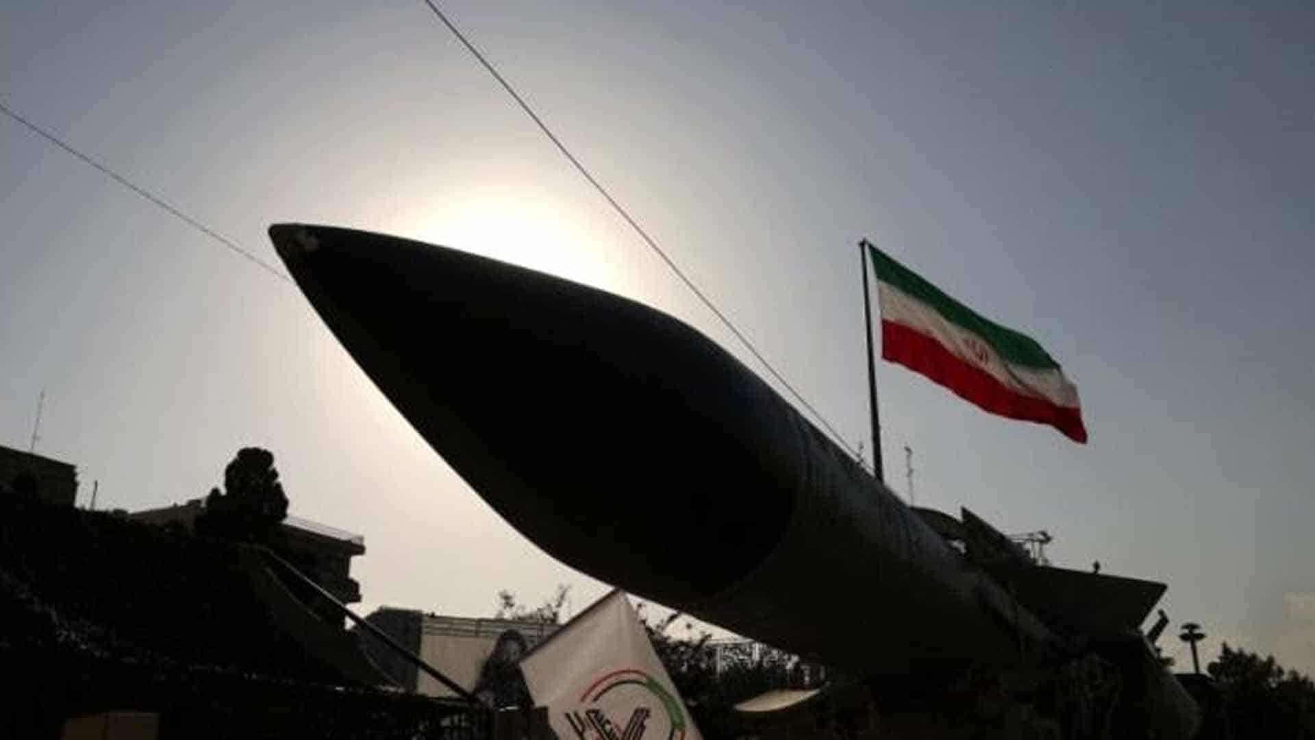 دشمن کے سامنے سر تسلیم خم نہیں کریں گے، ایران