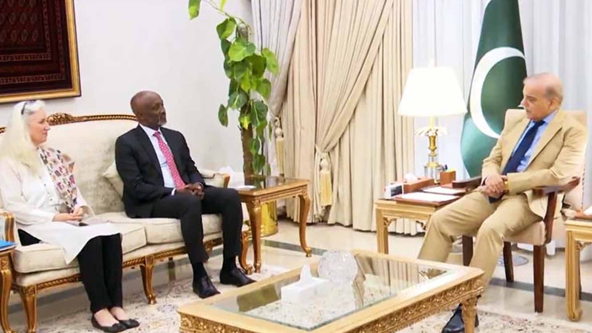 وزیراعظم شہباز شریف سے اقوام متحدہ کے ریزیڈنٹ کوآرڈینیٹر محمد یحییٰ کی الوداعی ملاقات