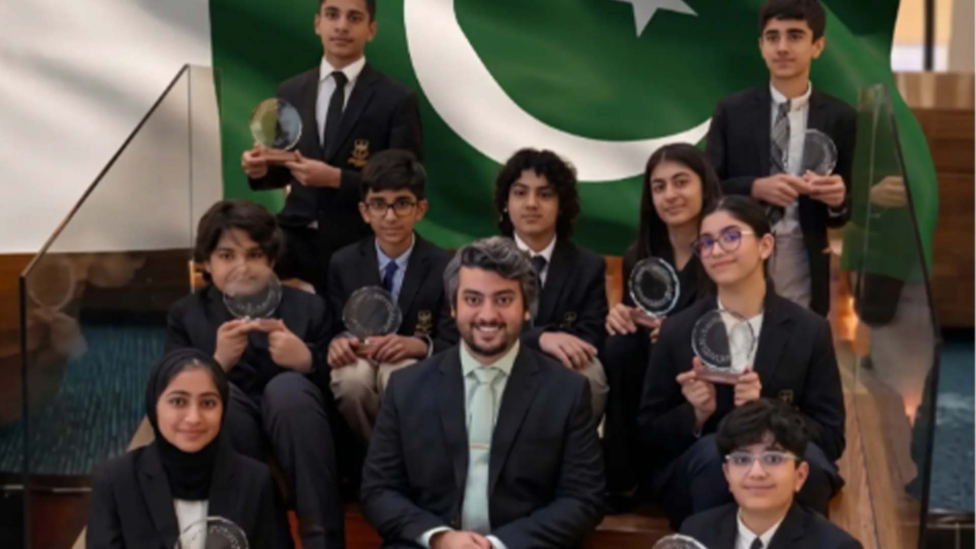 پاکستانی طلبہ کا عالمی کارنامہ، 8 ایوارڈز جیت لیے