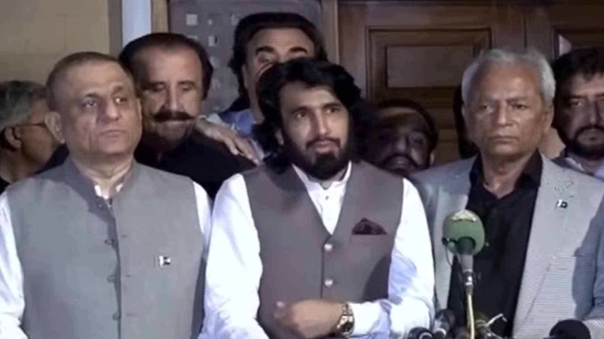 حکومت اور ٹرانسپورٹرز میں مذاکرات کامیاب، ہڑتال 40 دن کیلئے موخر